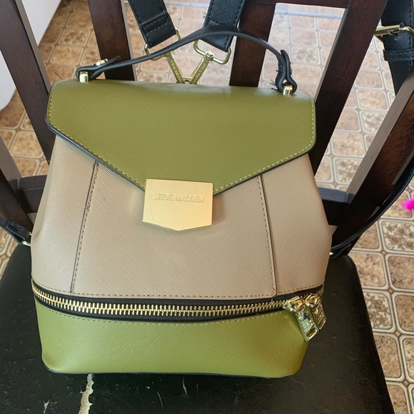 Backpack - Picture 1 of 2